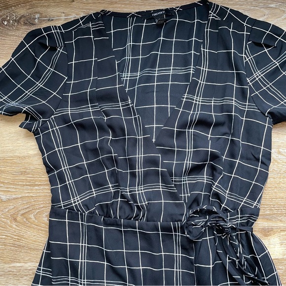 Black wrap dress - Picture 2 of 3